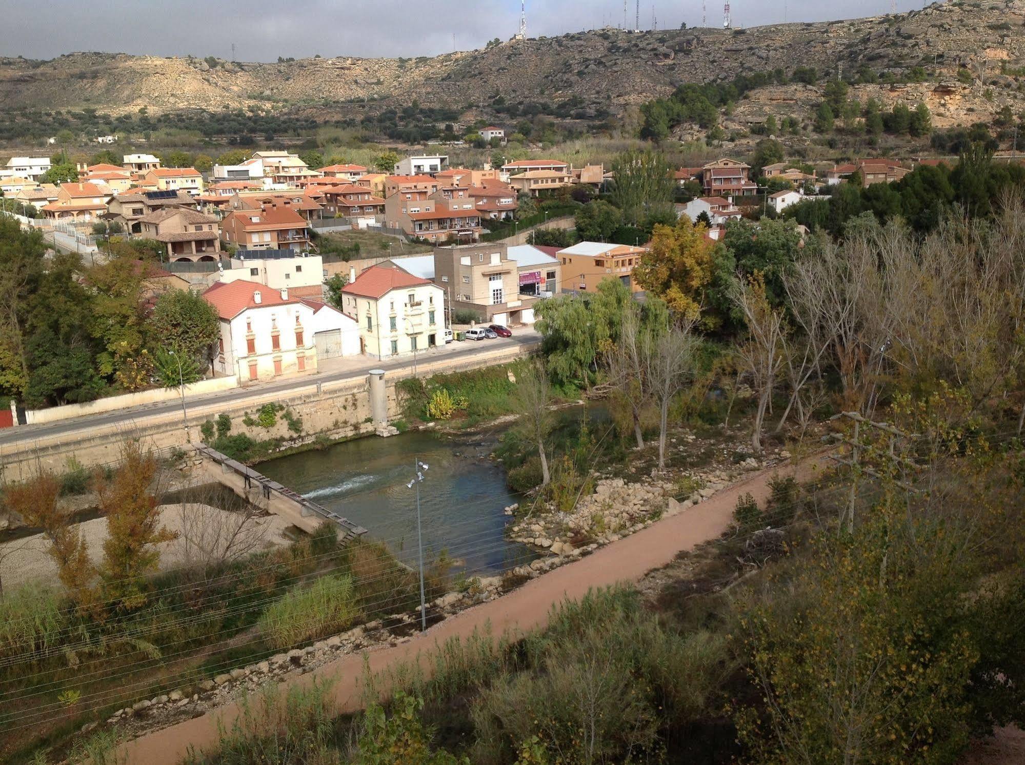 Apartamentos Alcaniz, Blanca ภายนอก รูปภาพ