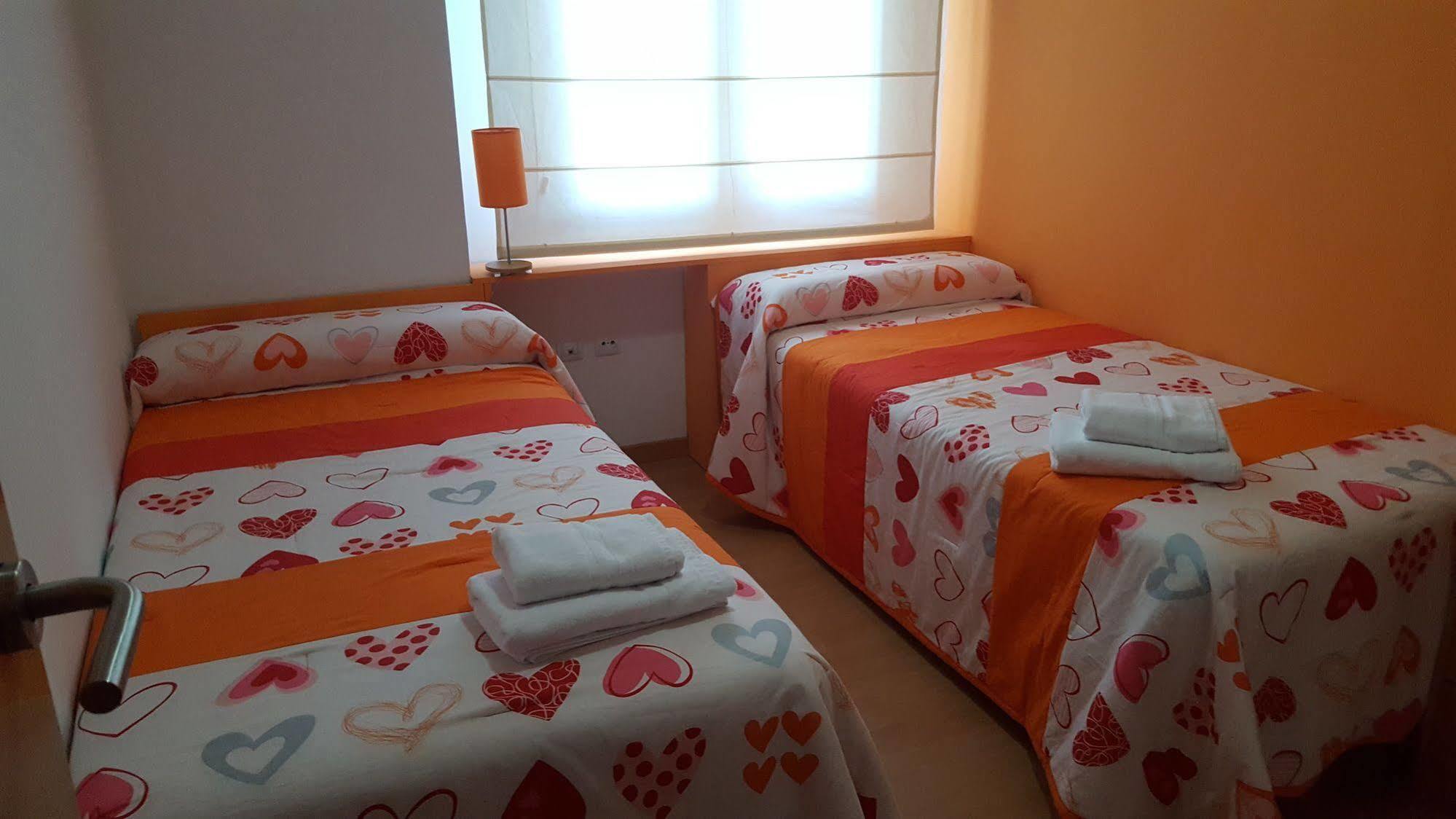 Apartamentos Alcaniz, Blanca ภายนอก รูปภาพ